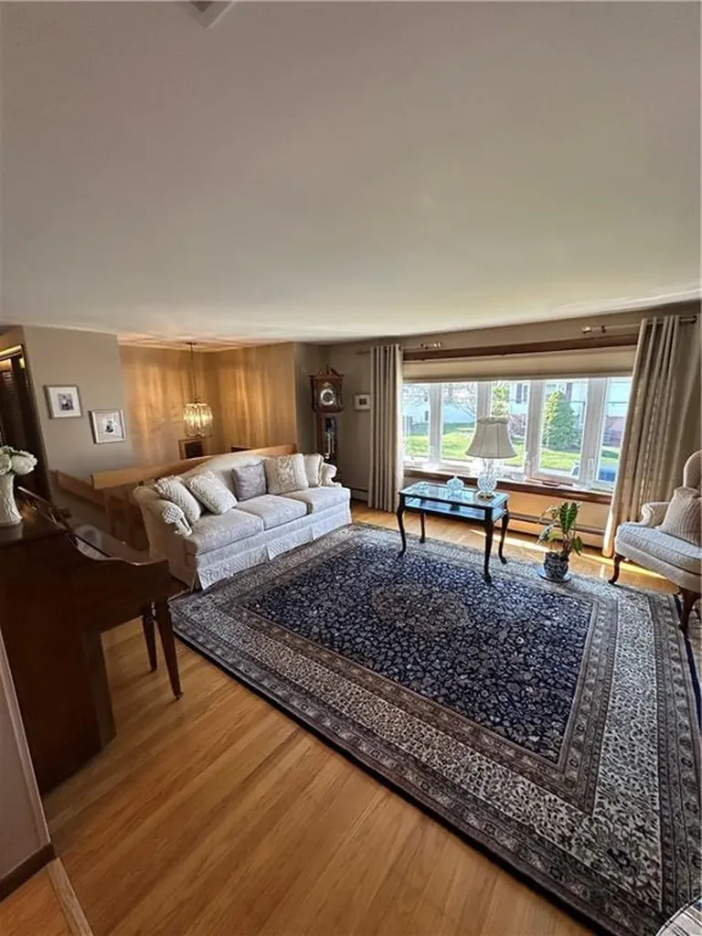43 Bicentennial Way North Providence RI 02911