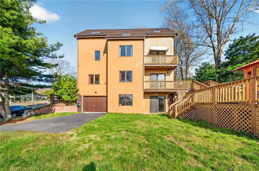 199 Lepes Road Tiverton RI 02878