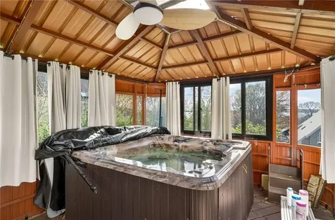 199 Lepes Road Tiverton RI 02878
