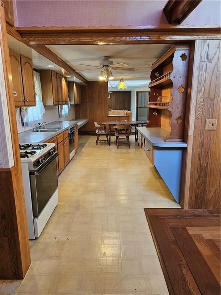 99 Pender Avenue Warwick RI 02889