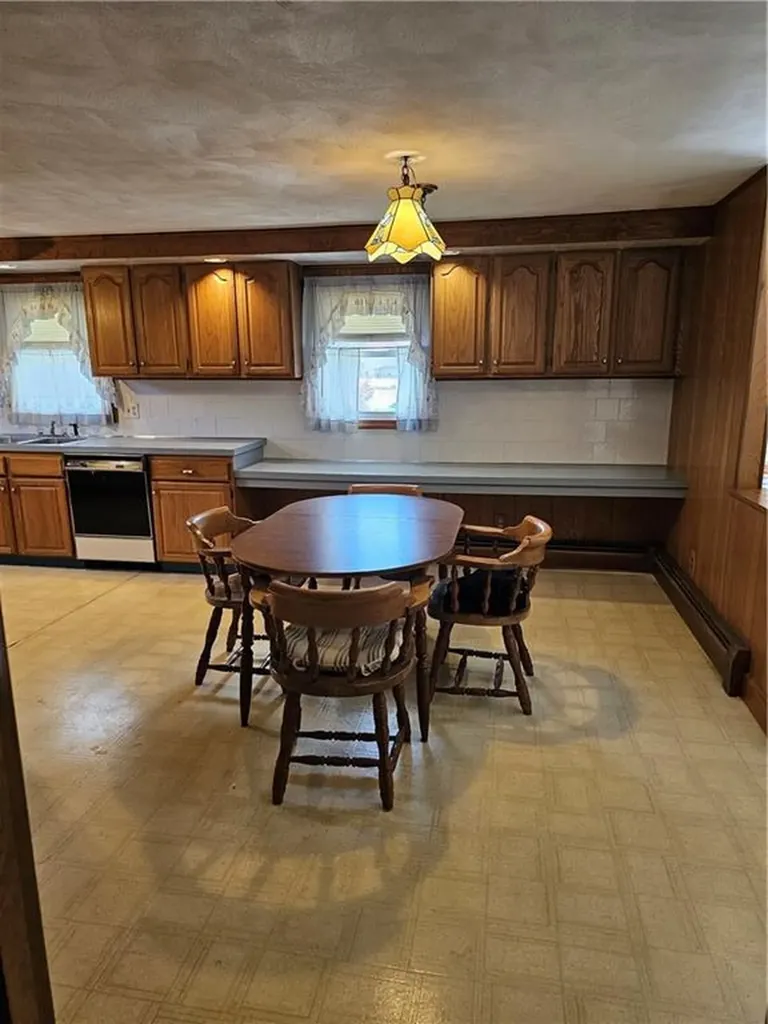 99 Pender Avenue Warwick RI 02889