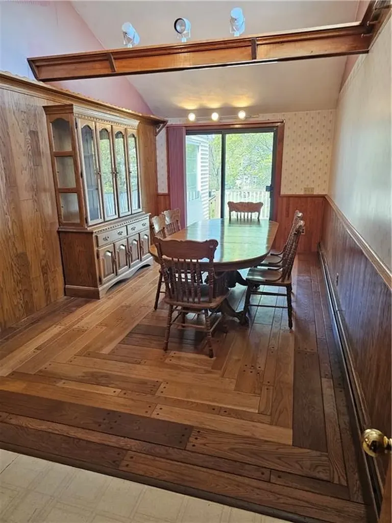 99 Pender Avenue Warwick RI 02889