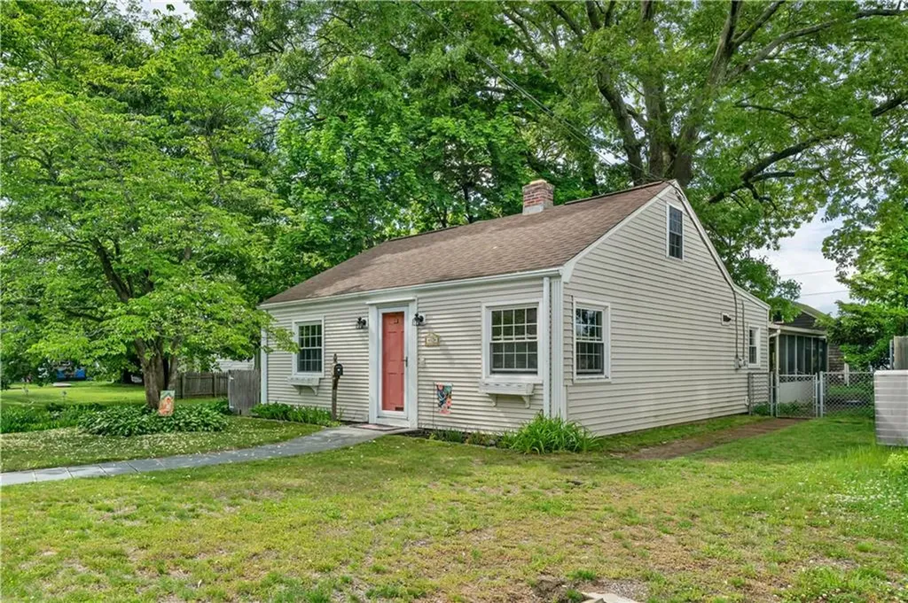 57 Park Dr Drive East Providence RI 02915