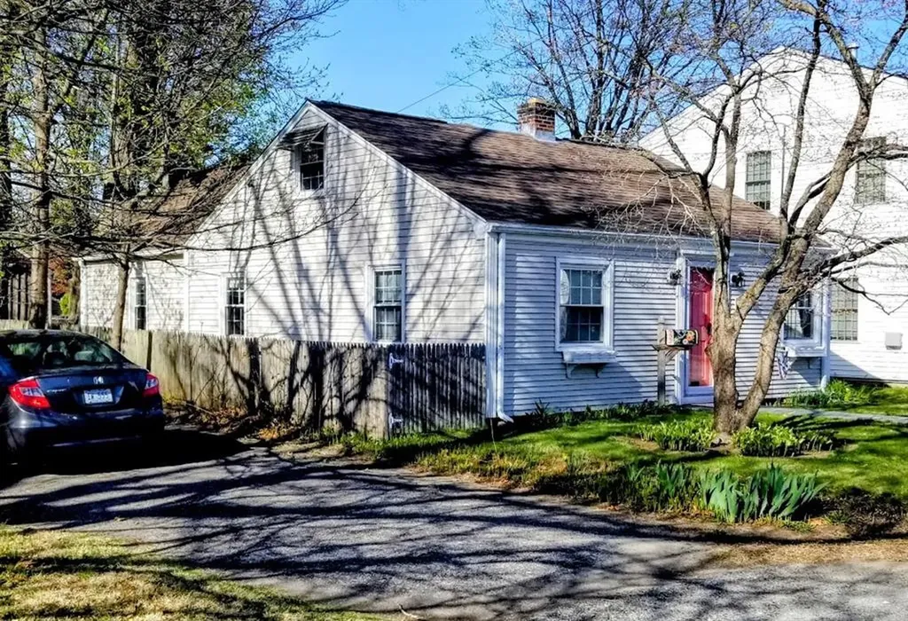 57 Park Dr Drive East Providence RI 02915