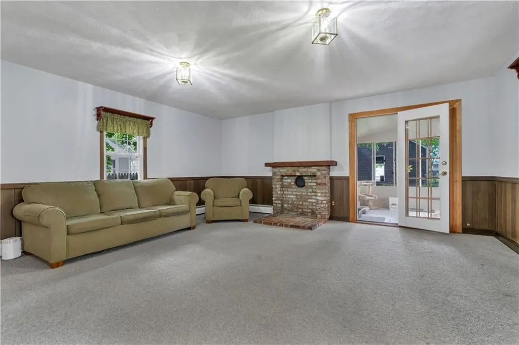 57 Park Dr Drive East Providence RI 02915