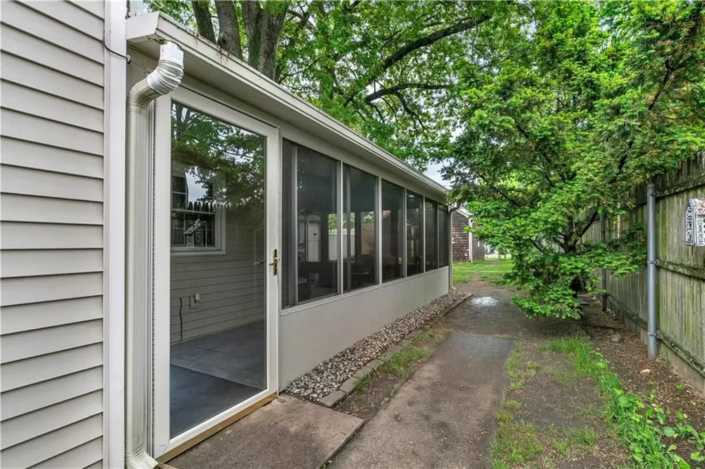 57 Park Dr Drive East Providence RI 02915