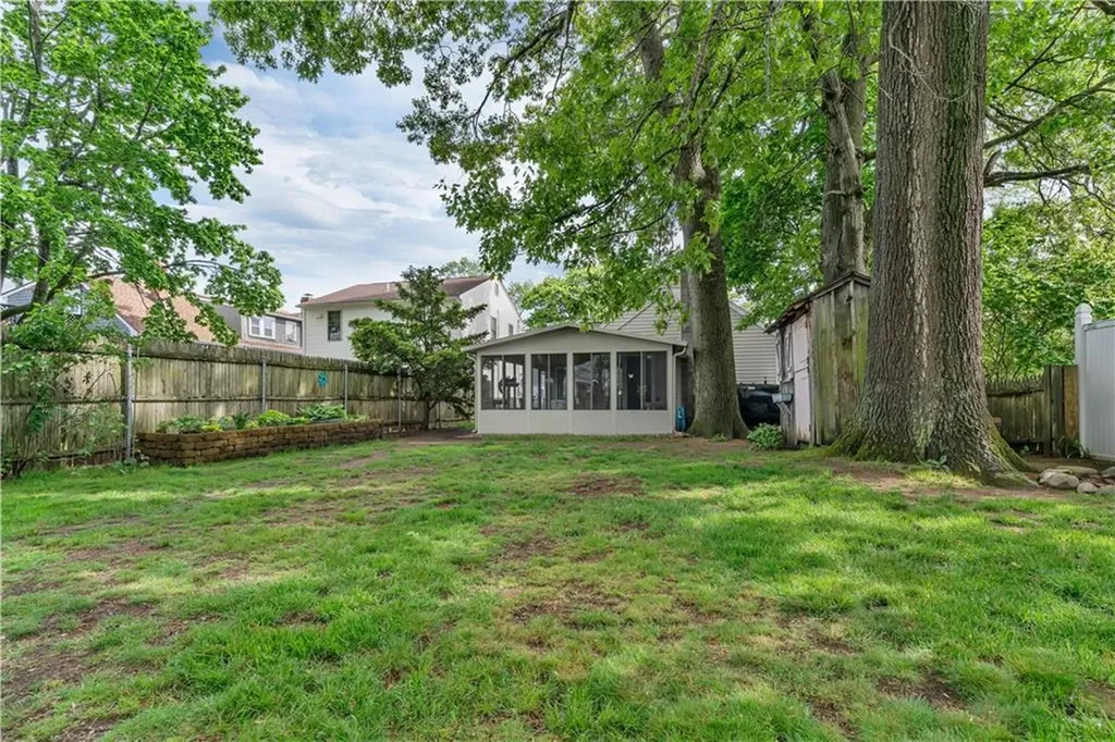 57 Park Dr Drive East Providence RI 02915