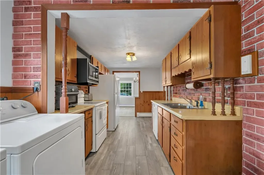 57 Park Dr Drive East Providence RI 02915
