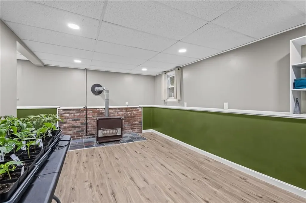 56 Pearl Avenue North Providence RI 02904