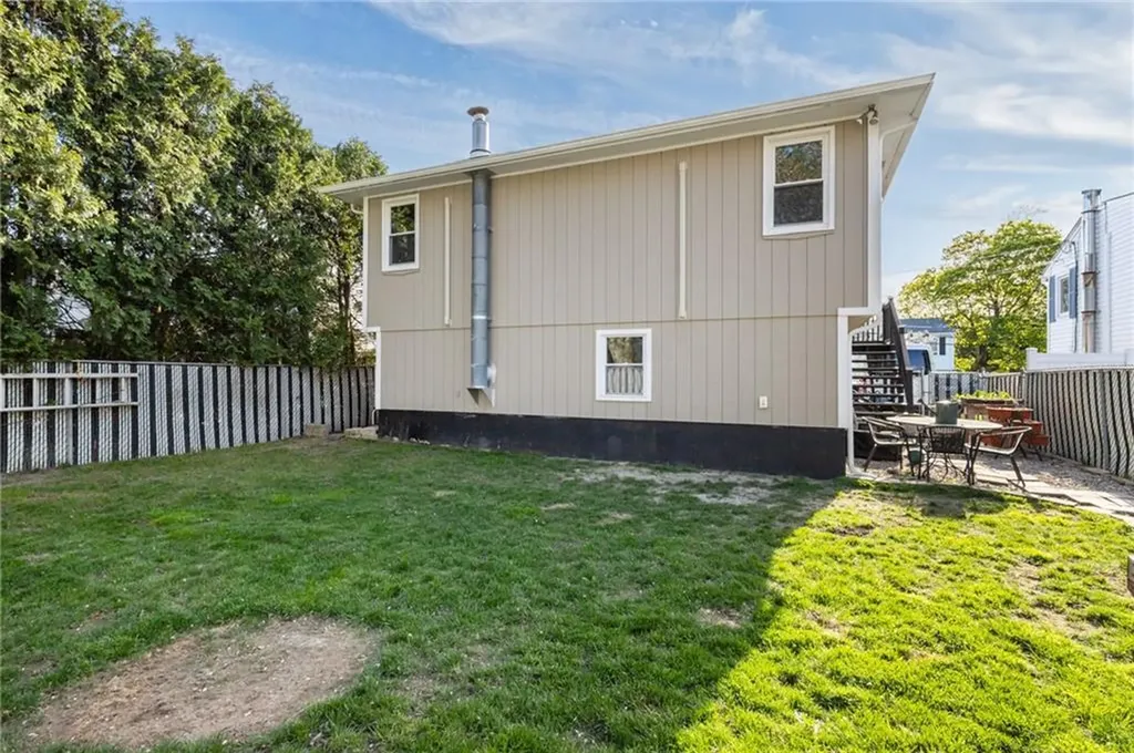 56 Pearl Avenue North Providence RI 02904