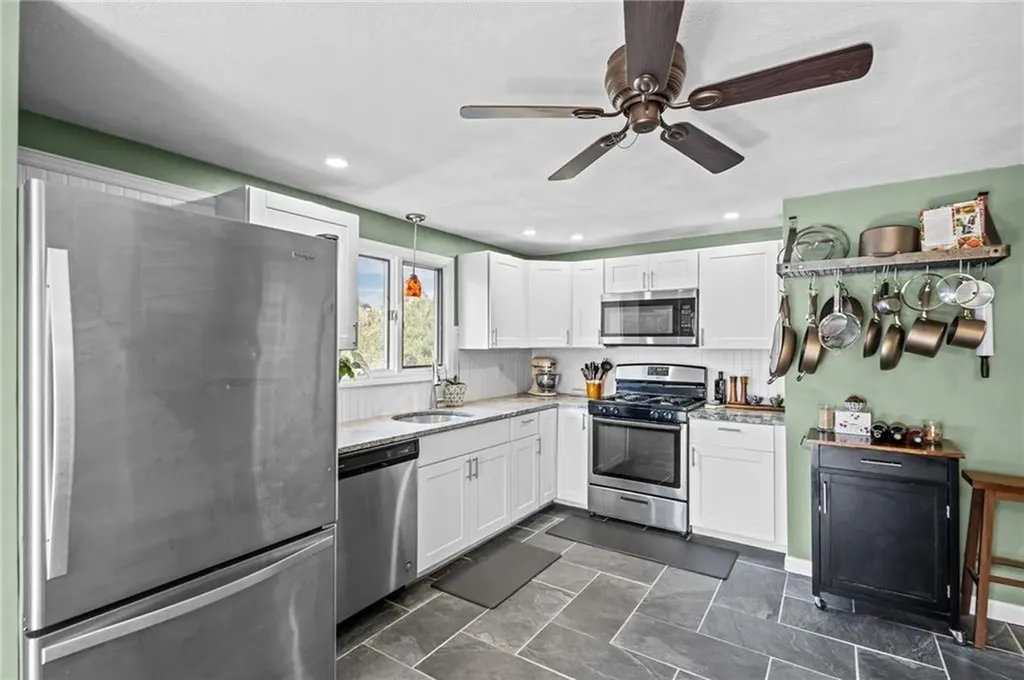 56 Pearl Avenue North Providence RI 02904