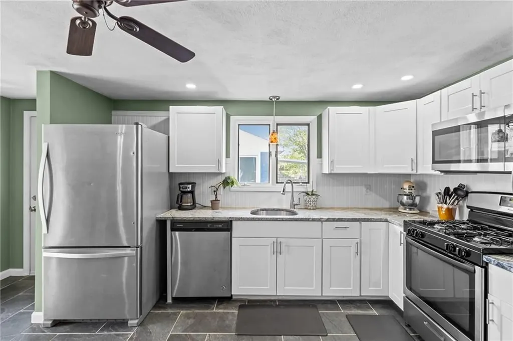 56 Pearl Avenue North Providence RI 02904