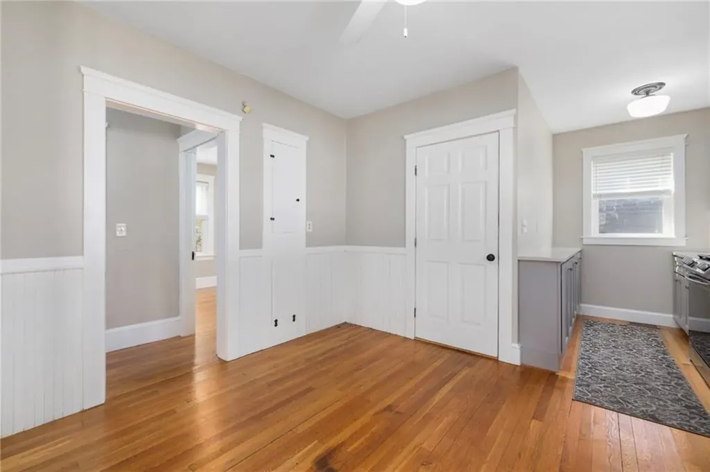 92 Colonial Road Providence RI 02906