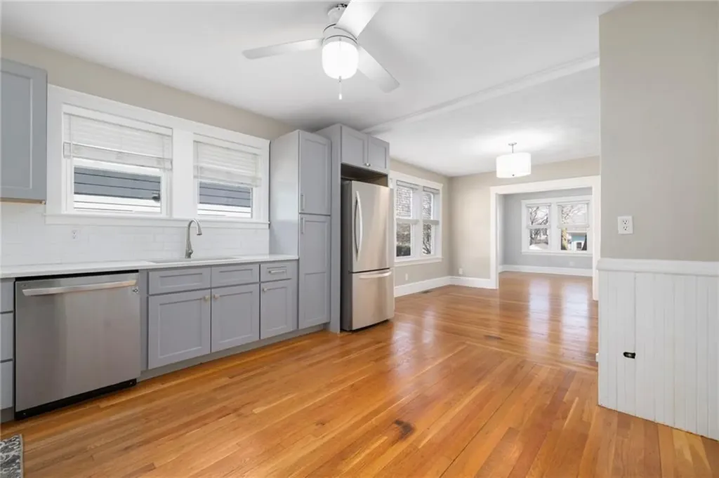 92 Colonial Road Providence RI 02906