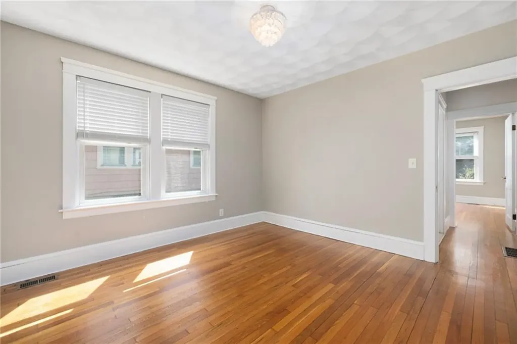 92 Colonial Road Providence RI 02906