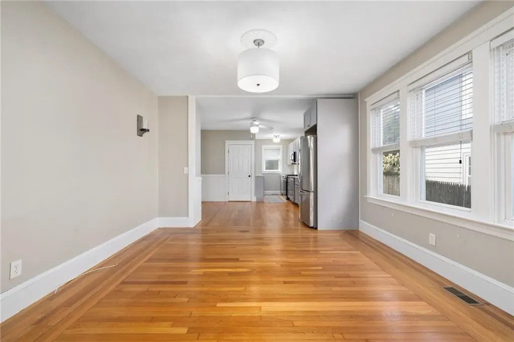 92 Colonial Road Providence RI 02906