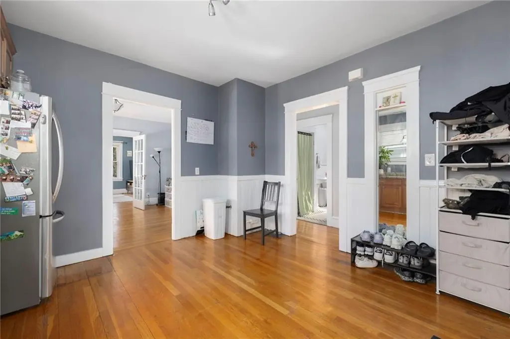 92 Colonial Road Providence RI 02906