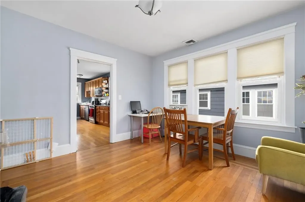 92 Colonial Road Providence RI 02906