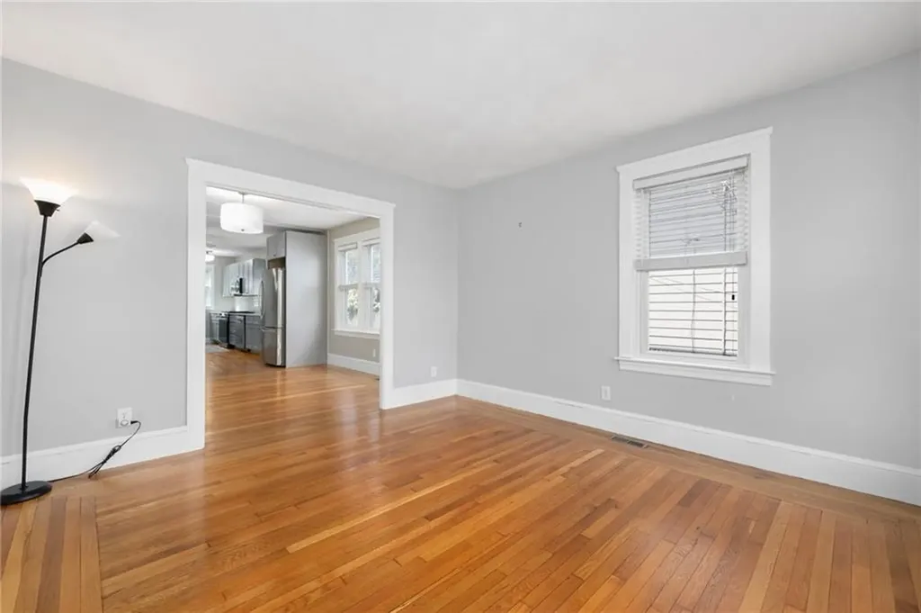 92 Colonial Road Providence RI 02906