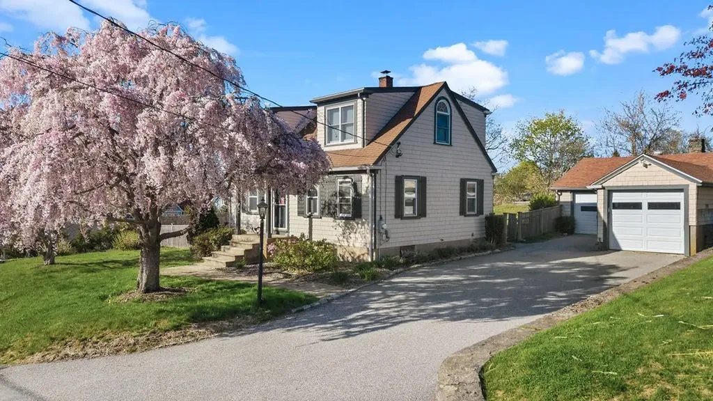 18 Sprague Court Portsmouth RI 02871