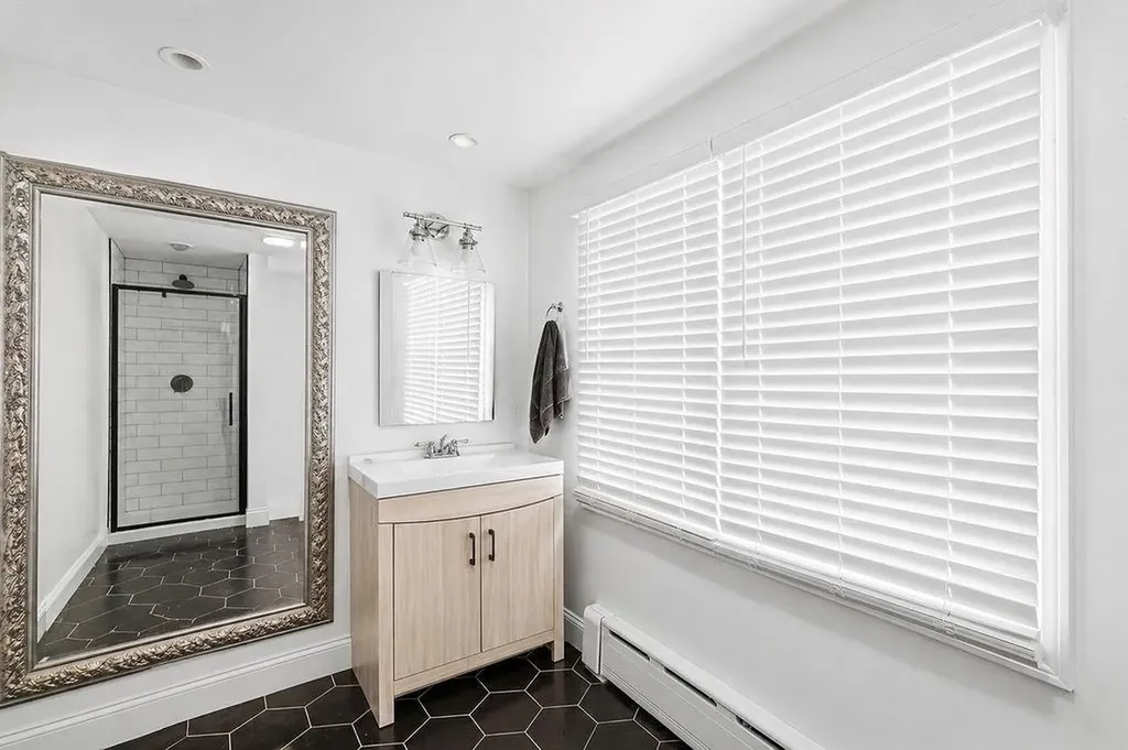 18 Sprague Court Portsmouth RI 02871