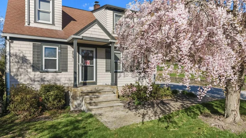 18 Sprague Court Portsmouth RI 02871