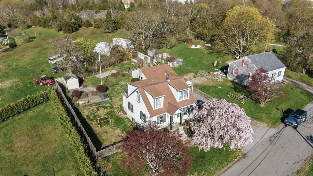 18 Sprague Court Portsmouth RI 02871