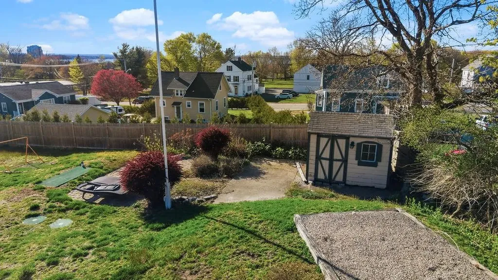 18 Sprague Court Portsmouth RI 02871