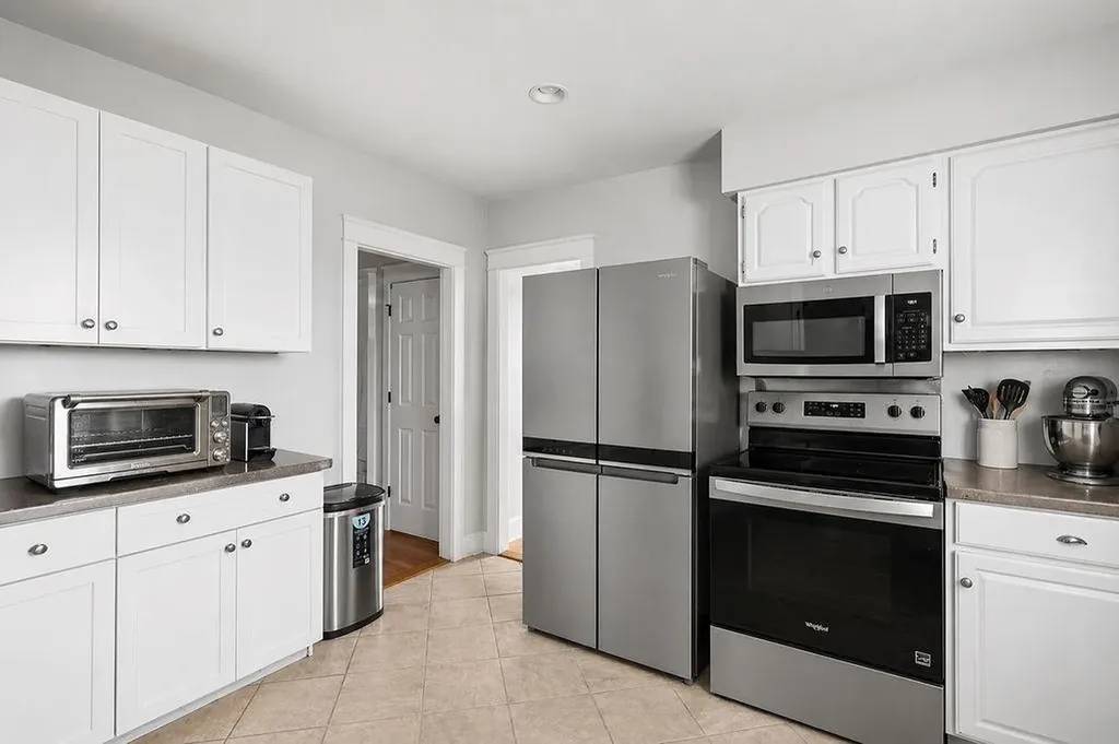 18 Sprague Court Portsmouth RI 02871