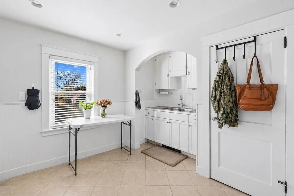 18 Sprague Court Portsmouth RI 02871