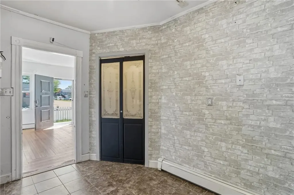 625 Oakland Beach Avenue Warwick RI 02889