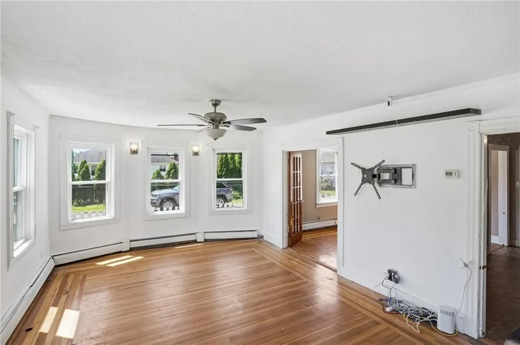 625 Oakland Beach Avenue Warwick RI 02889
