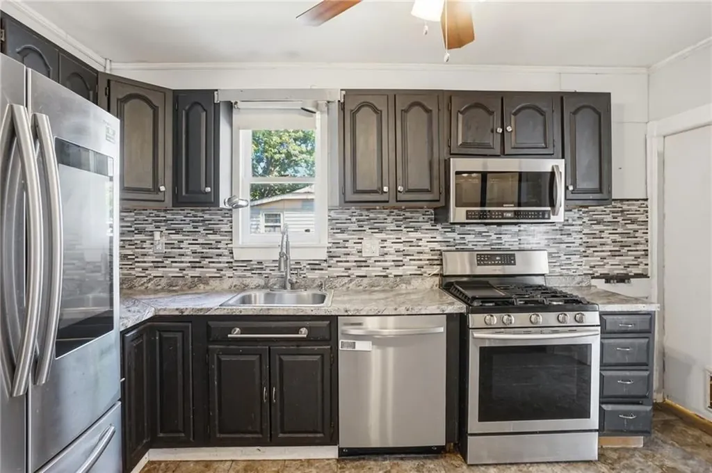 625 Oakland Beach Avenue Warwick RI 02889