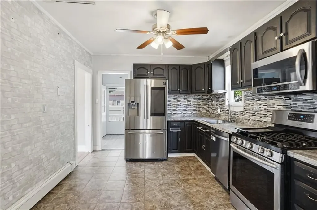 625 Oakland Beach Avenue Warwick RI 02889