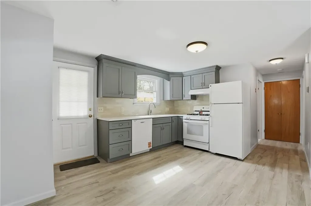 153 Falcon Avenue Warwick RI 02888