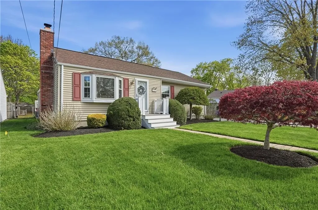153 Falcon Avenue Warwick RI 02888