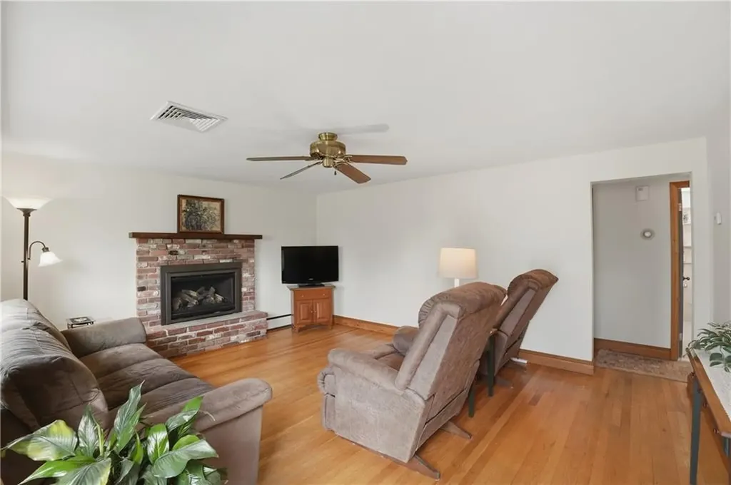 153 Falcon Avenue Warwick RI 02888