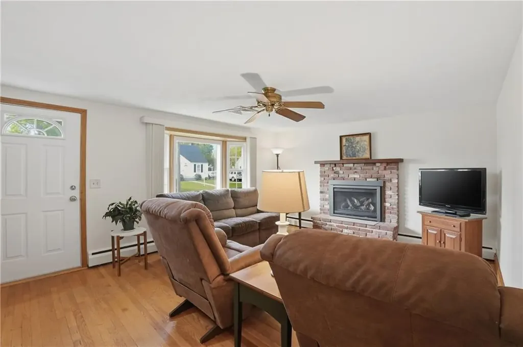 153 Falcon Avenue Warwick RI 02888