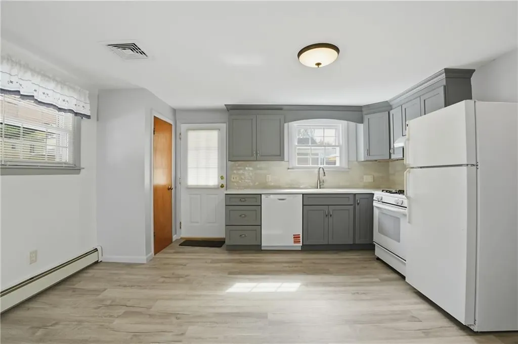 153 Falcon Avenue Warwick RI 02888