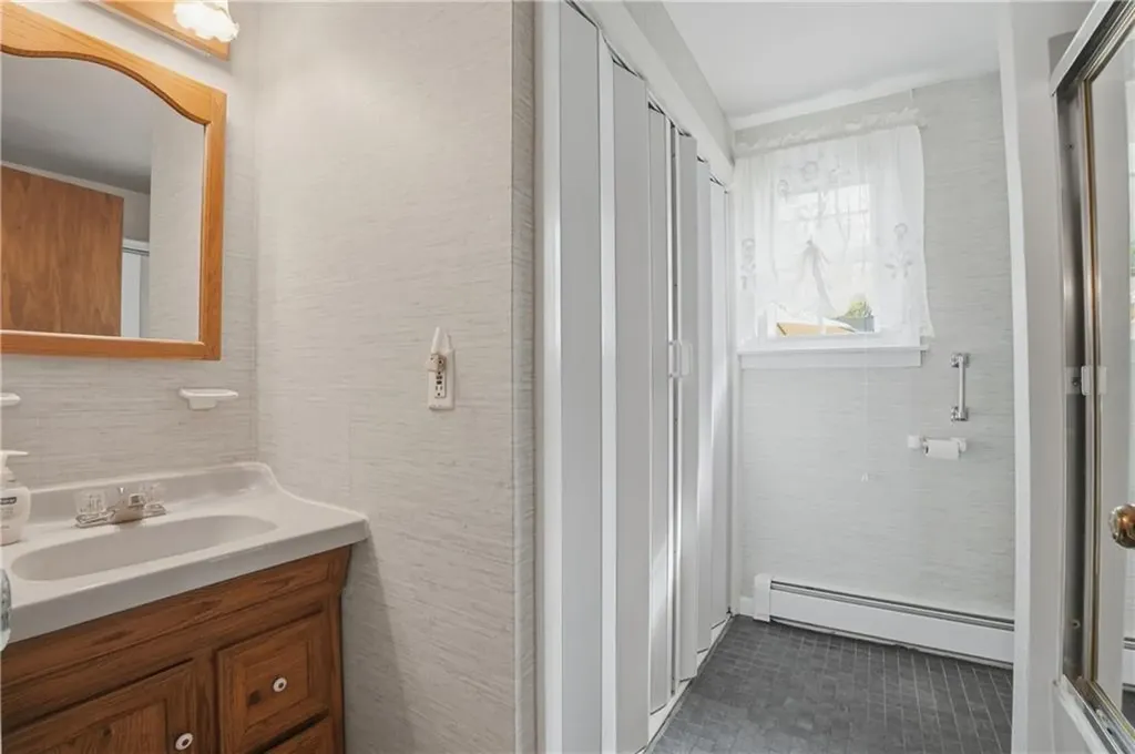 153 Falcon Avenue Warwick RI 02888