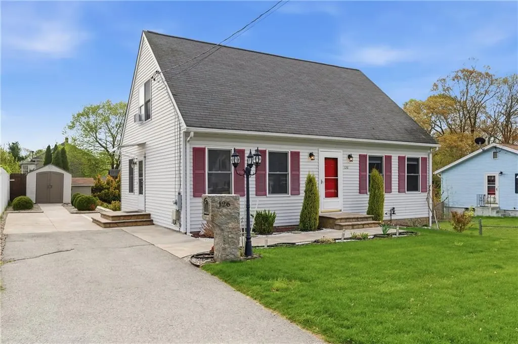 126 Lilac Avenue Woonsocket RI 02895