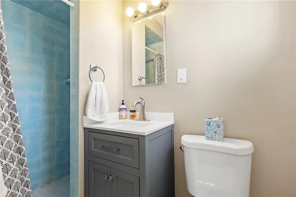 132 Ruggles Avenue Newport RI 02840