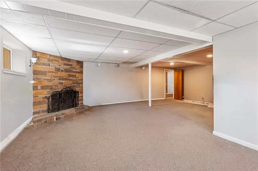 132 Ruggles Avenue Newport RI 02840