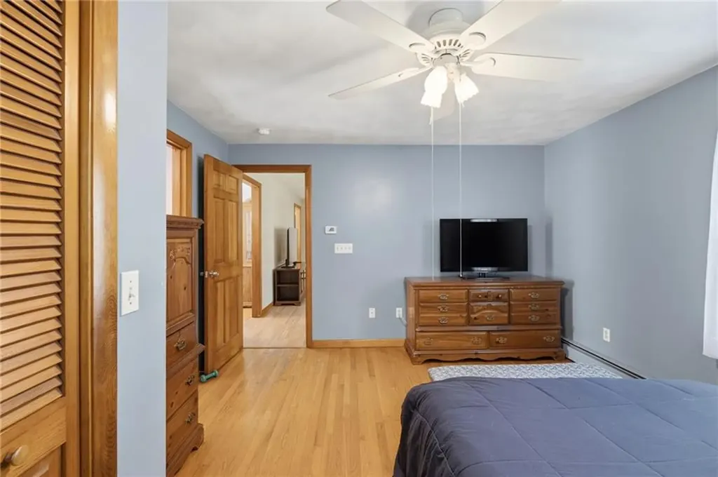1 Roslyn Avenue Bristol RI 02809