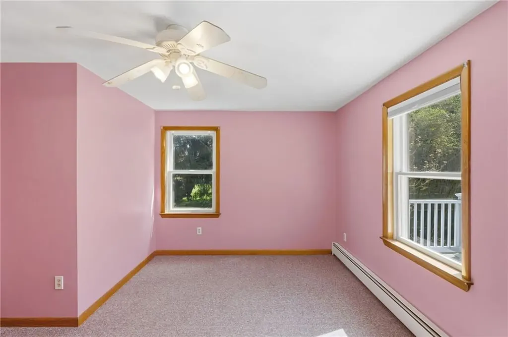 1 Roslyn Avenue Bristol RI 02809