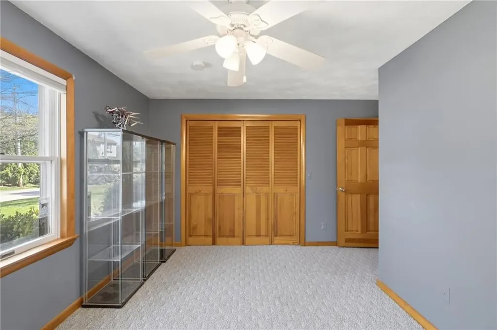 1 Roslyn Avenue Bristol RI 02809