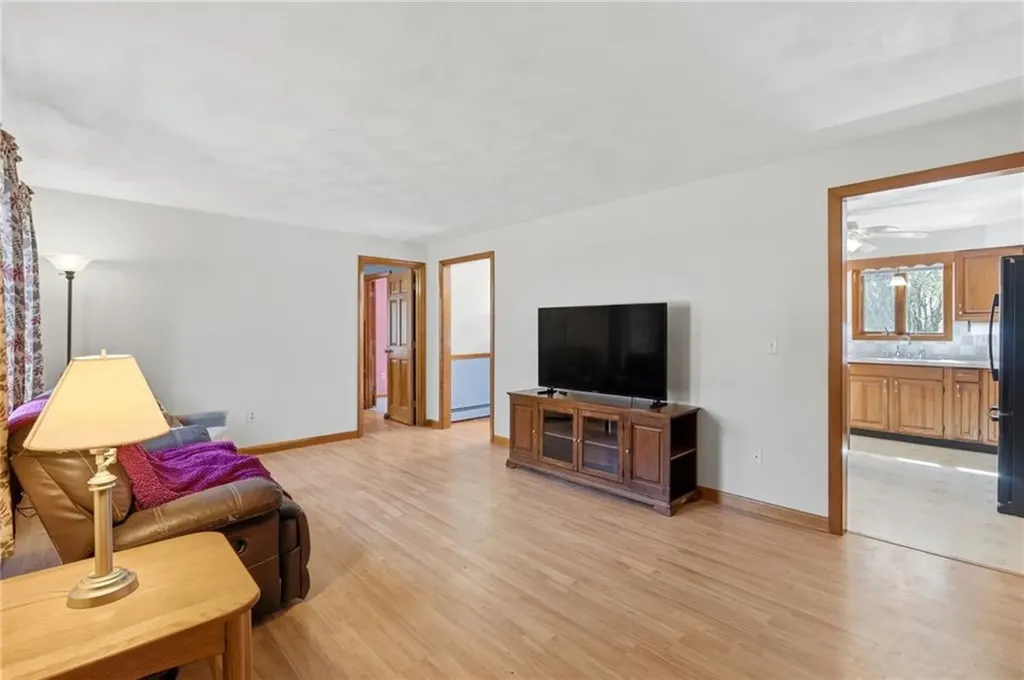 1 Roslyn Avenue Bristol RI 02809