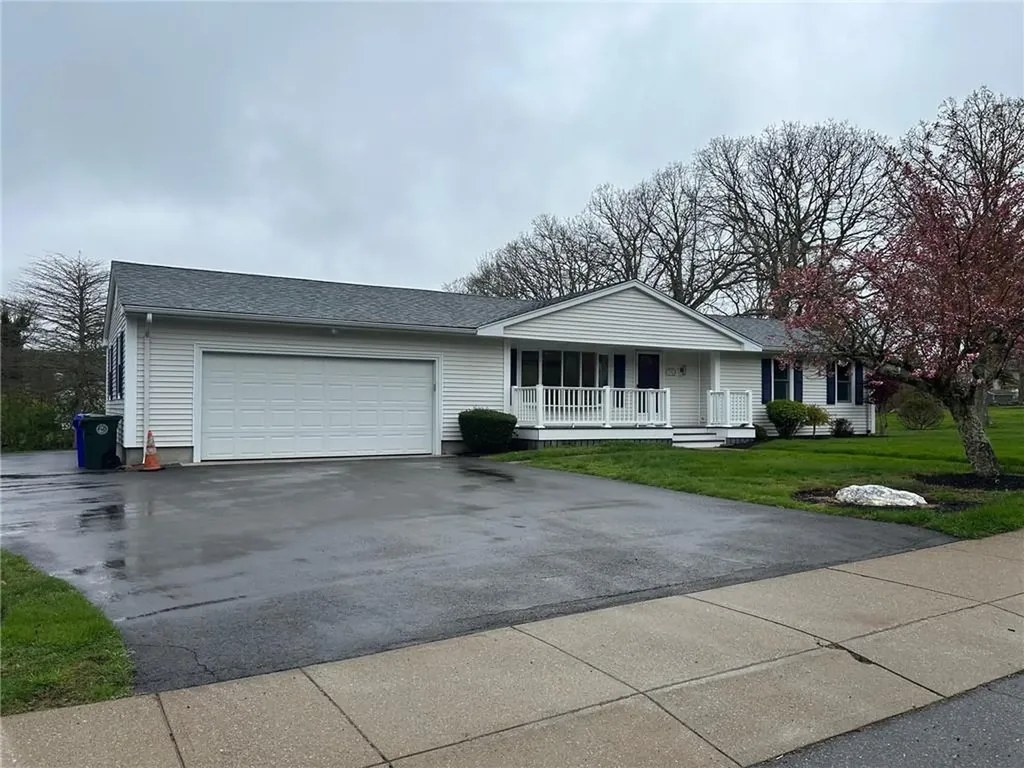 245 Chestnut Street Bristol RI 02809