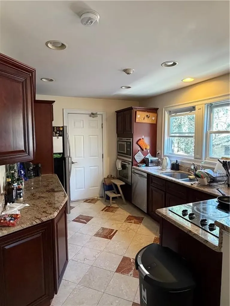 132 Elton Street Providence RI 02906