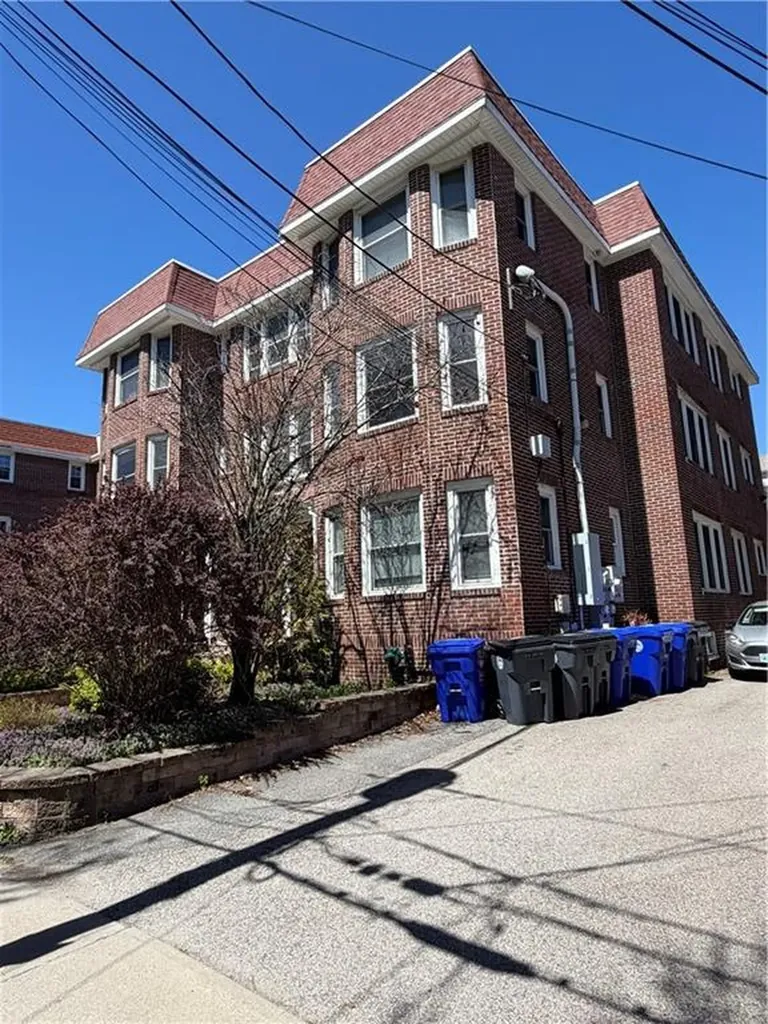 132 Elton Street Providence RI 02906